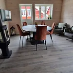 Andoy Vest Rorbuer Деревянный коттедж Рейне
