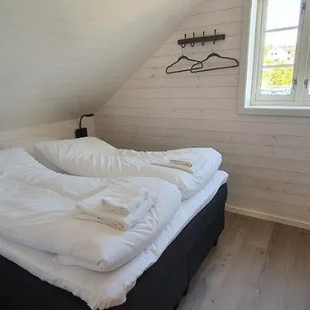 Lodge Andoy Vest Rorbuer *