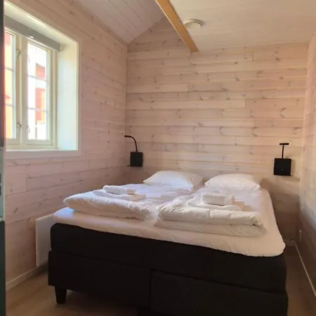 Andoy Vest Rorbuer Lodge Reine