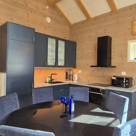 Lodge Andoy Vest Rorbuer