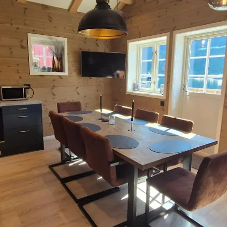Andoy Vest Rorbuer Lodge Reine