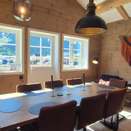 Lodge Andoy Vest Rorbuer *