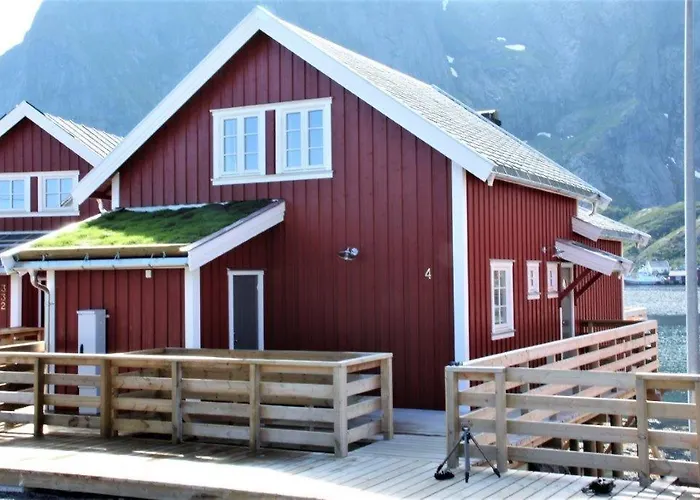 Andoy Vest Rorbuer Reine