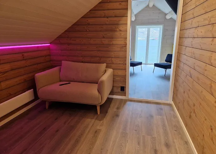 Andoy Vest Rorbuer Jaktstuga Reine