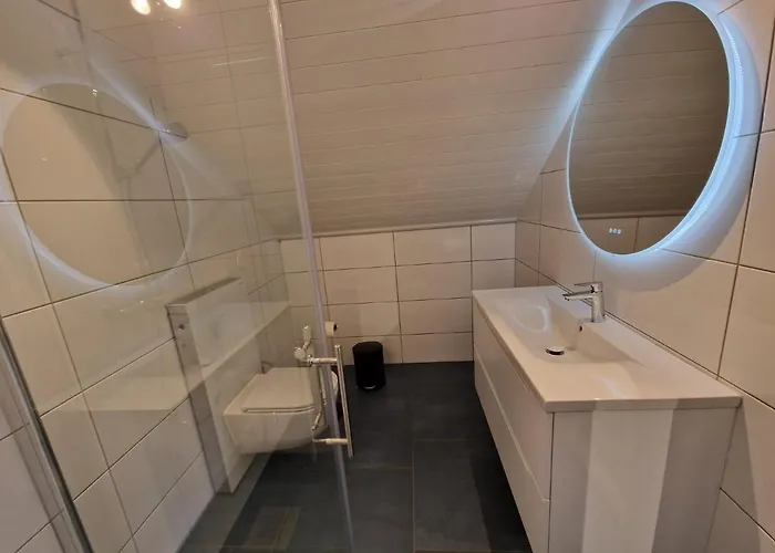 Andoy Vest Rorbuer Jaktstuga Reine