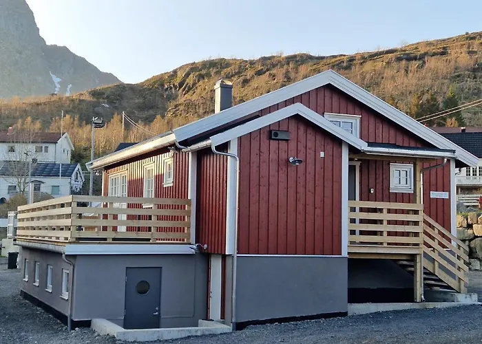 Andoy Vest Rorbuer Reine