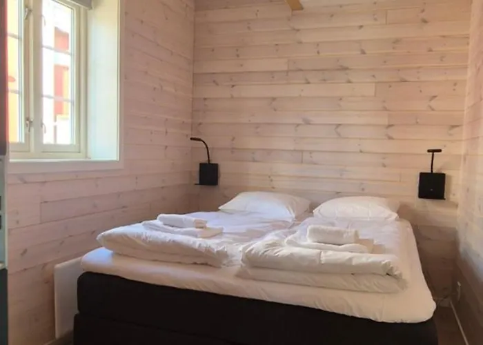 Andoy Vest Rorbuer Jaktstuga Reine