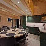 Lodge Andoy Vest Rorbuer